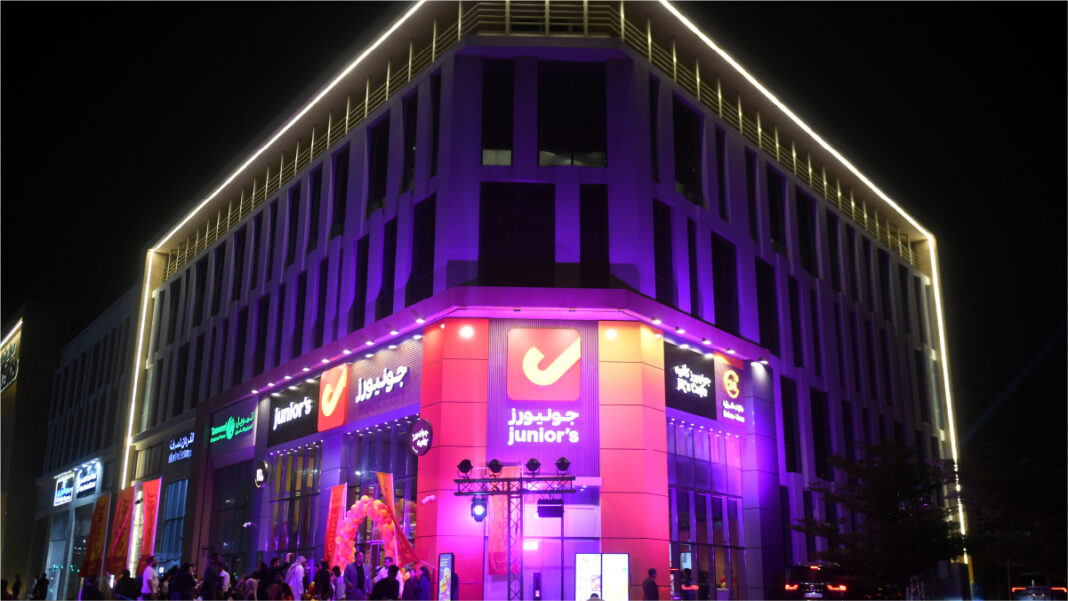 Junior’s Opens Fifth Branch in Al Wakrah, Bringing its Famous Dining Experience to the Community