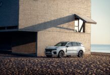 Lynk & Co 09 Redefines Luxury SUV Standards for Business and Leisure in Qatar